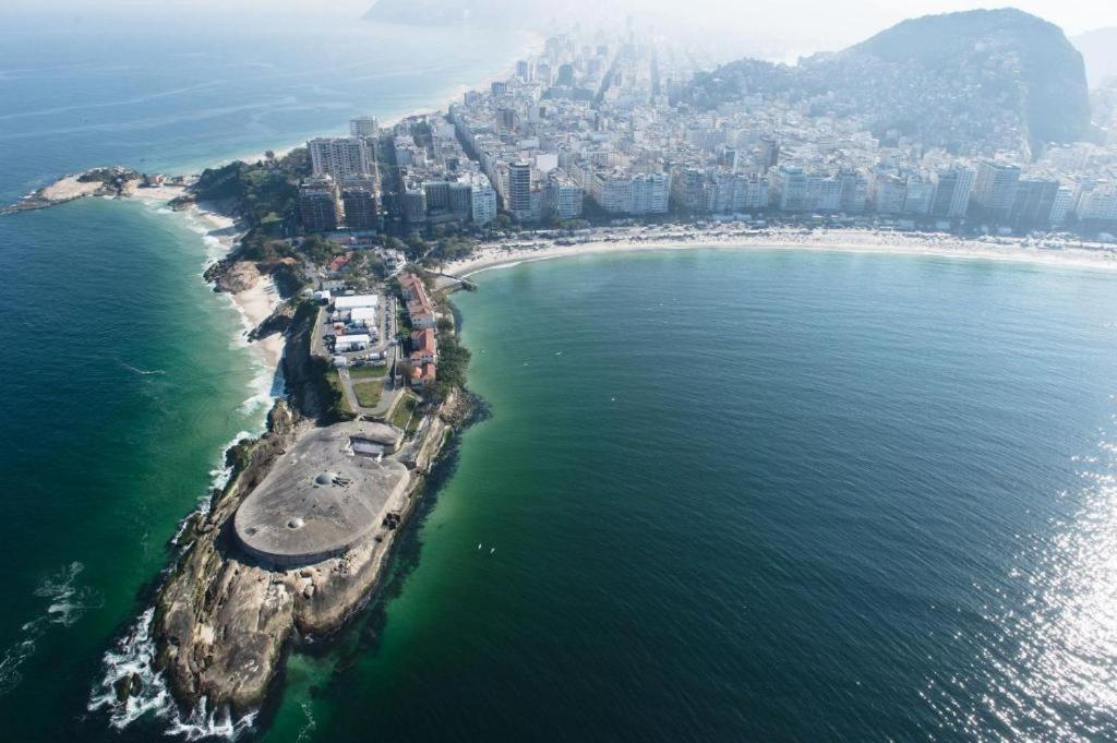 Apartamento Completo Na Praia De Copacabana 02 Quartos Com Vista Lateral Mar Em Andar Alto, Ar, Wifi , Netflix, Pauloangerami Rmvc18 Rio de Janeiro Exterior foto